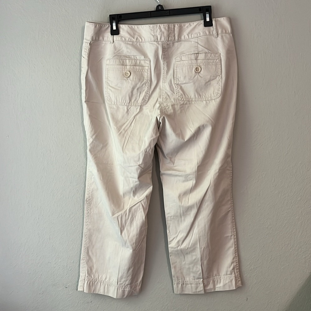 LOFT size 10 khaki cropped pants - Picture 2 of 6